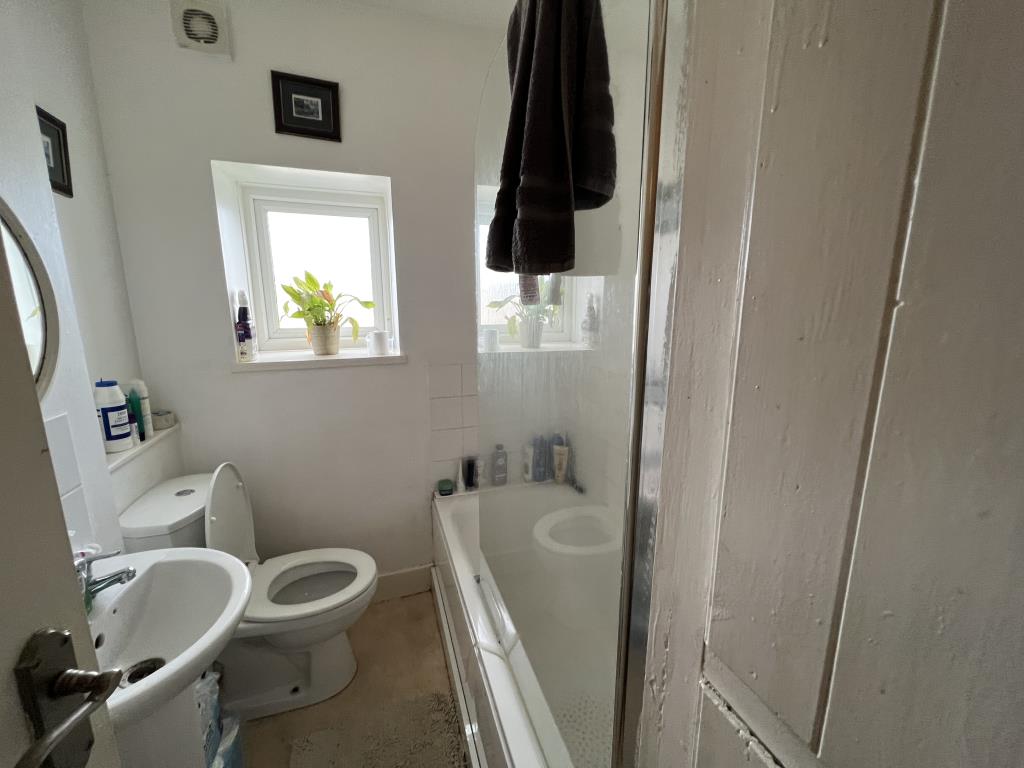 Lot: 91 - FREEHOLD THREE-BEDROOM HOUSE FOR INVESTMENT -